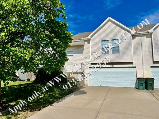 18521 S Mulberry Ct,, Gardner, KS 66030
