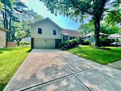 9832 Walmer St,, Overland Park, KS 66212