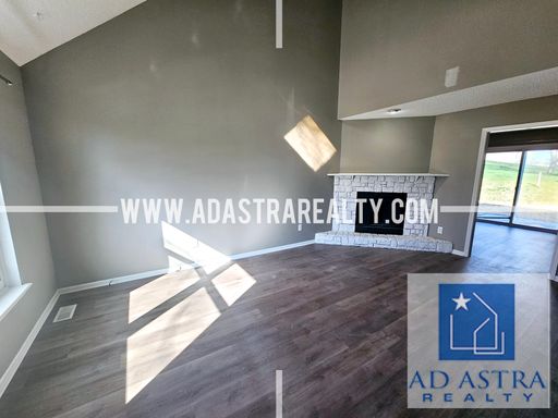 11807 Caenen St,, Overland Park, KS 66210