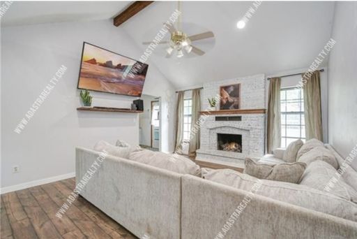 2900 SE 6th St,, Blue Springs, MO 64014