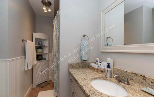 621 N Cedar St,, Gardner, KS 66030