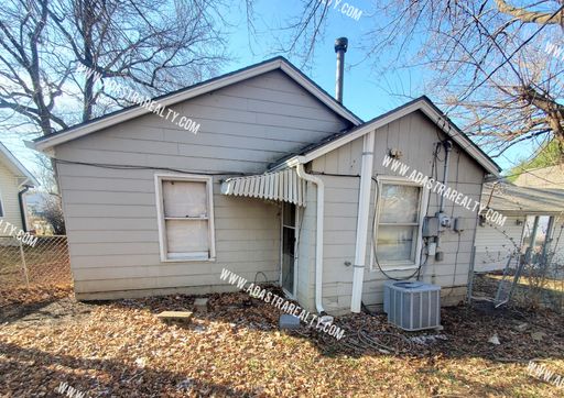 100 W 80th St,, Kansas City, MO 64114-2312