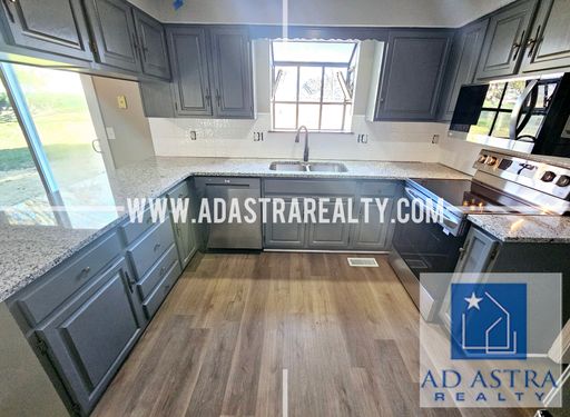 11807 Caenen St,, Overland Park, KS 66210