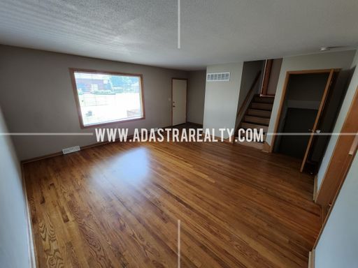 212 Brookside Dr,, Paola, KS 66071