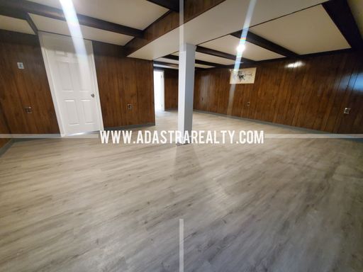 8607 Riggs St,, Overland Park, KS 66212