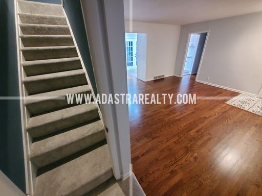 9709 Eby St,, Overland Park, KS 66212