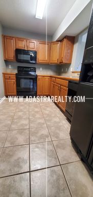 16708 Sheehan Rd,, Basehor, KS 66007