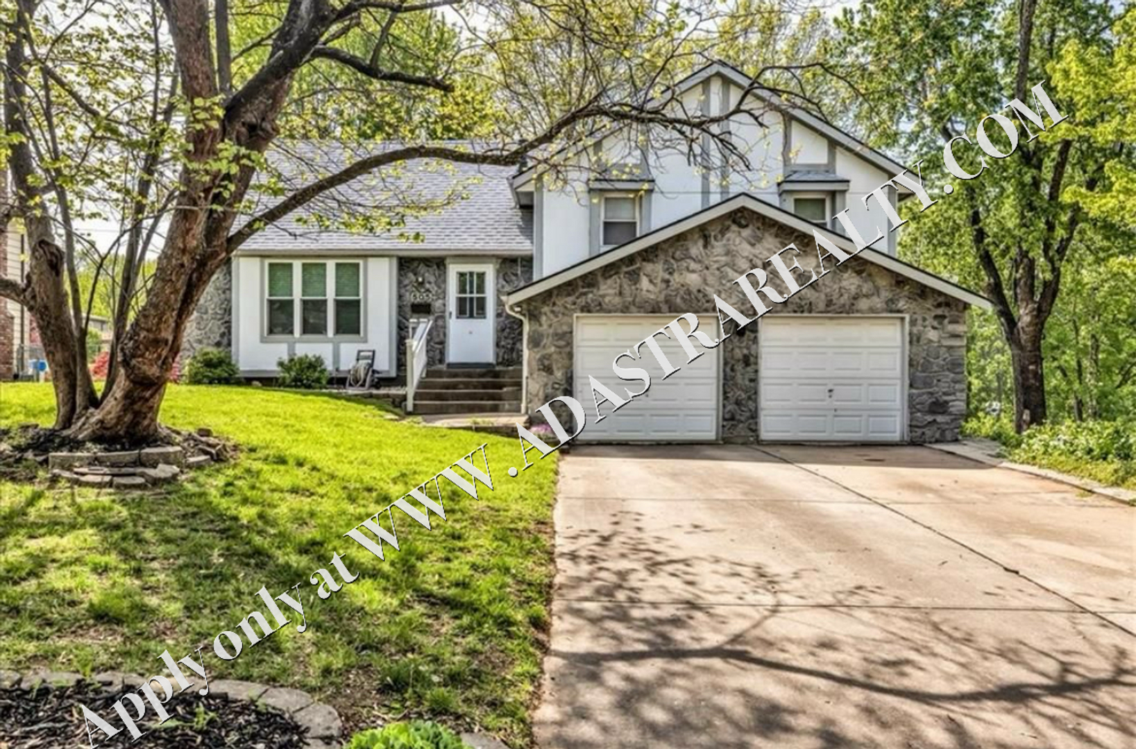 Olathe House: 505 S Ridge Dr,