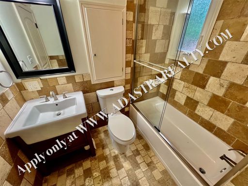  5404 Chadwick Rd, Fairway, KS 66205