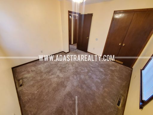 5327 E 100th St,, Kansas City, MO 64137