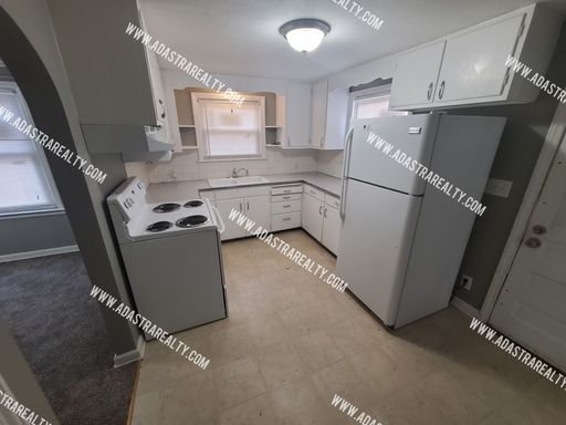 9366 E 64th Ter,, Raytown, MO 64133-4915