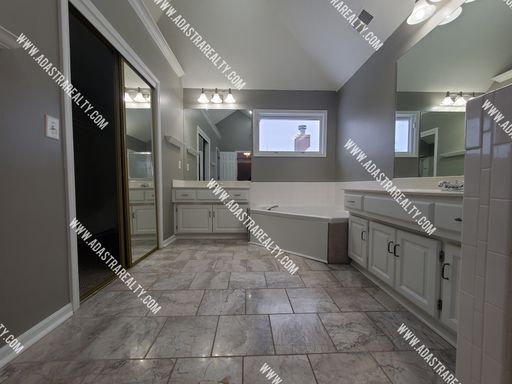 15810 Beverly St,, Overland Park, KS 66223-3475