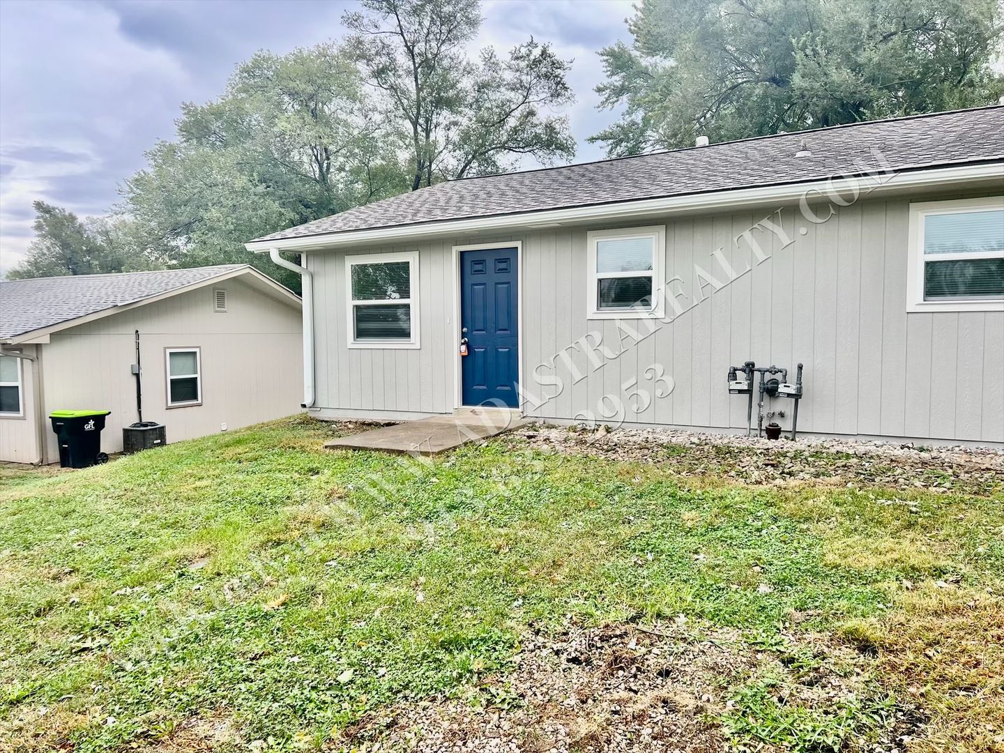Grandview Apartment: 6003 E 151st Ter,