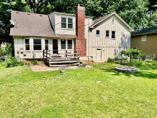 9832 Walmer St,, Overland Park, KS 66212