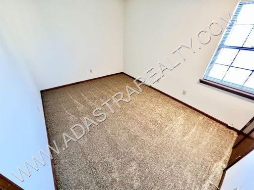 14942 Riggs St,, Overland Park, KS 66223