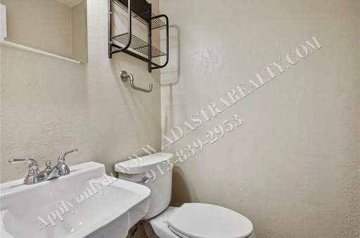3426 NE 69th St,, Kansas City, MO 64119