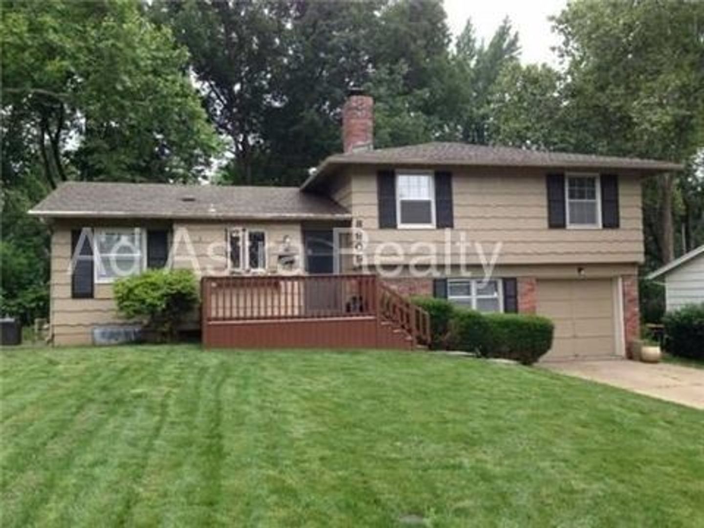 Merriam House: 8909 W 71st St,