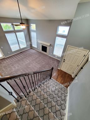 21782 W 123rd Ter,, Olathe, KS 66061-7628