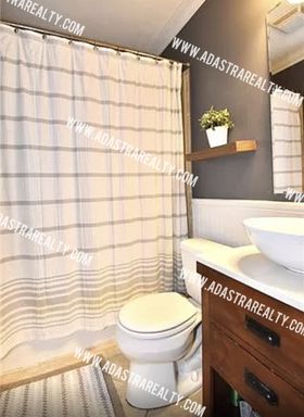 2227 W 78th St,, Prairie Village, KS 66208