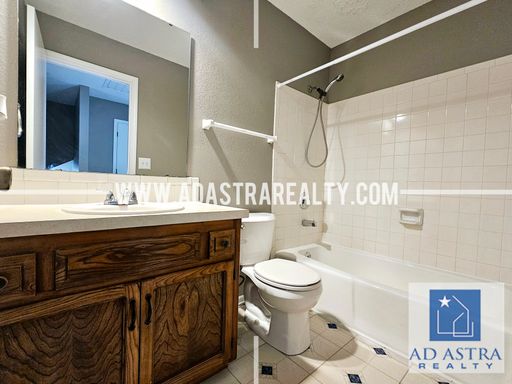 1316 E 123rd Ter,, Unit A, Olathe, KS 66061-3059