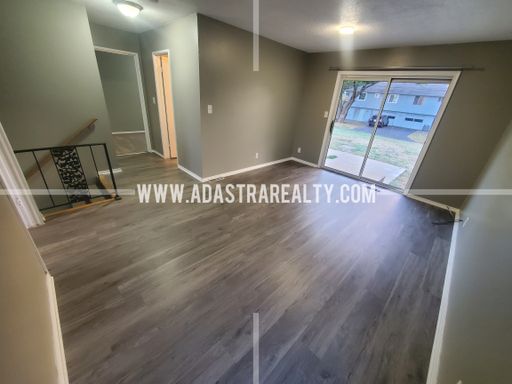 9414 Ballentine St,, Overland Park, KS 66214-1811