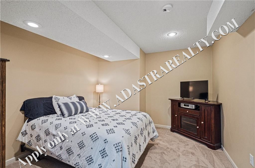 4904 157th St,, Overland Park, KS 66224