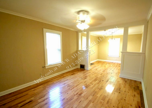 12 E 78th Ter,, Kansas City, MO 64114-1912