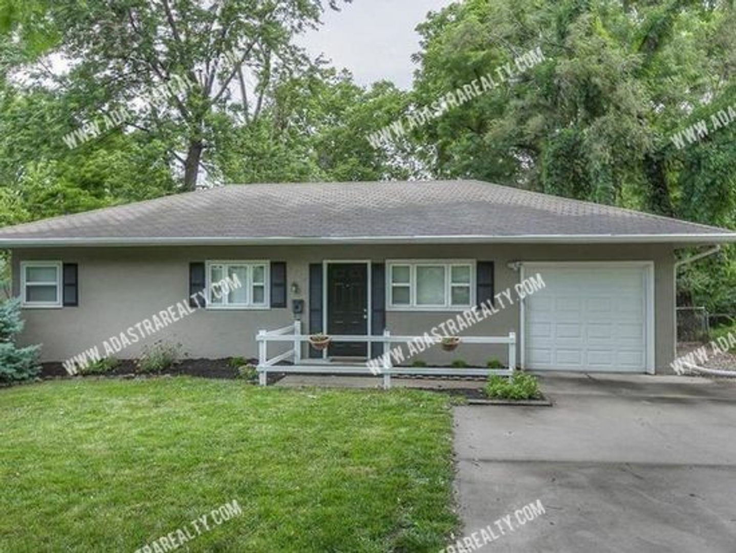 Overland Park House: 6510 W 83rd St,