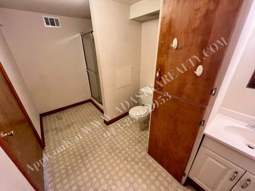 727 N Chestnut St, , Olathe, KS 66061