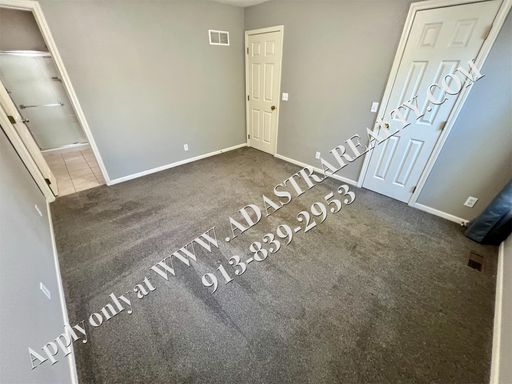 18521 S Mulberry Ct,, Gardner, KS 66030