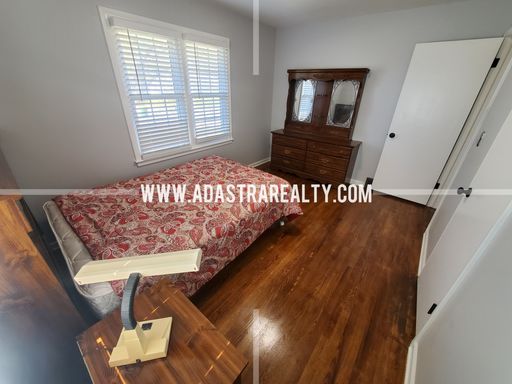 8607 Riggs St,, Overland Park, KS 66212