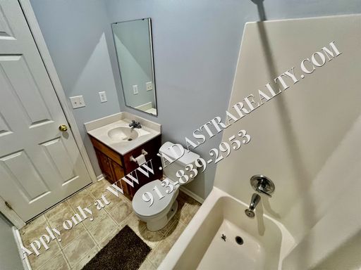 725 Woodson Ln,, Gardner, KS 66030
