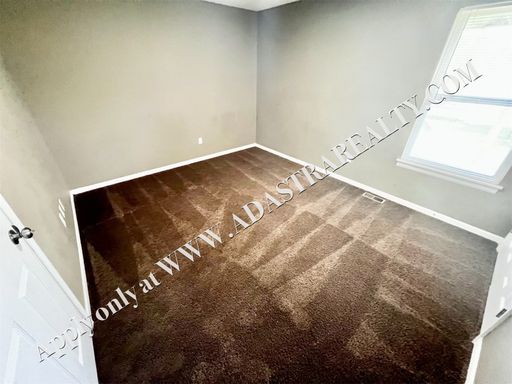 5205 Woodland Dr,, Shawnee, KS 66218-9044