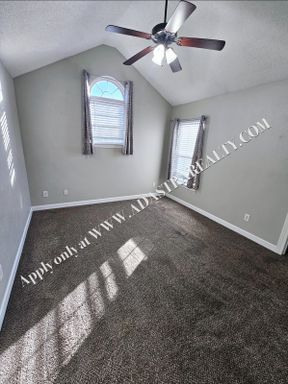 917 SW Imperial Ln,, Blue Springs, MO 64064