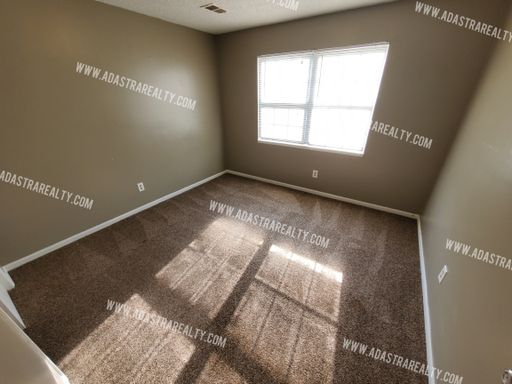 809 N Washington St,, Spring Hill, KS 66083