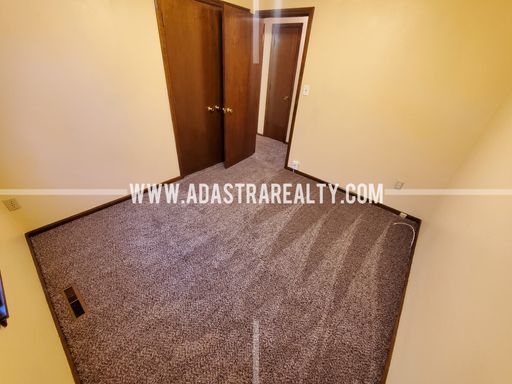 5327 E 100th St,, Kansas City, MO 64137