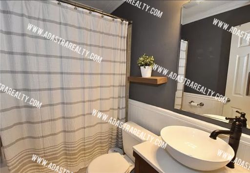 2227 W 78th St,, Prairie Village, KS 66208