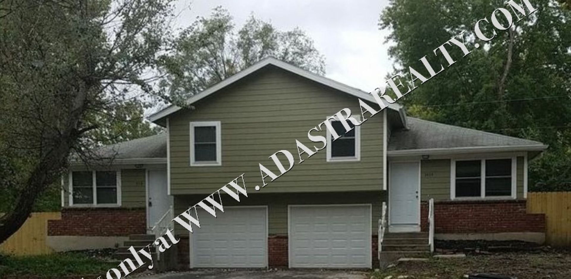 Olathe House: 1508 E Elizabeth St,