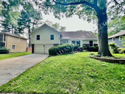 9832 Walmer St,, Overland Park, KS 66212