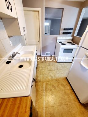 419 E 63rd Ter,, Kansas City, MO 64110-3333