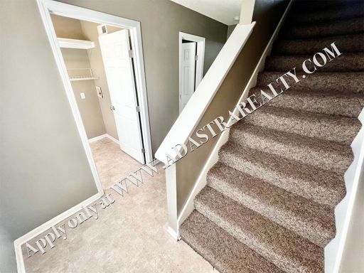 5205 Woodland Dr,, Shawnee, KS 66218-9044