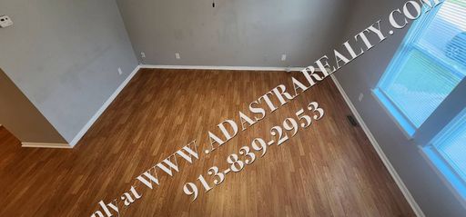 125 Kindred Ave,, Bonner Springs, KS 66012