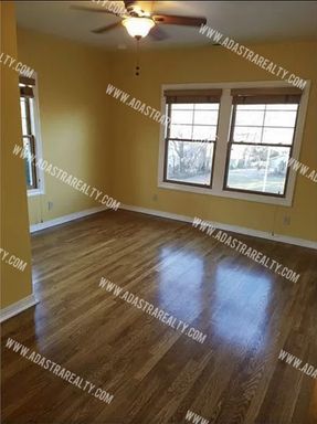 243 W 61st St,, Kansas City, MO 64113-1402