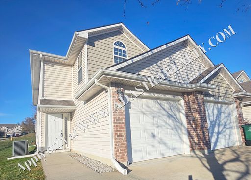 917 SW Imperial Ln,, Blue Springs, MO 64064