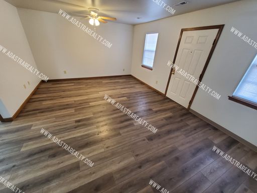 218 N Crest Dr,, Raymore, MO 64083