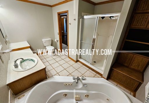 8617 Grant St,, Overland Park, KS 66212