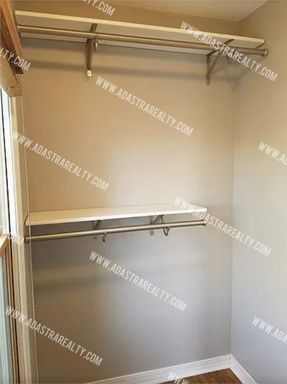 243 W 61st St,, Kansas City, MO 64113-1402