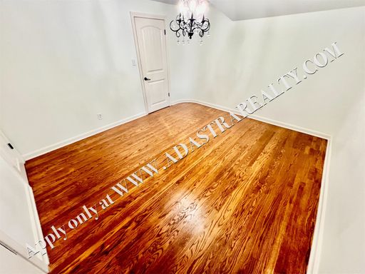  5404 Chadwick Rd, Fairway, KS 66205