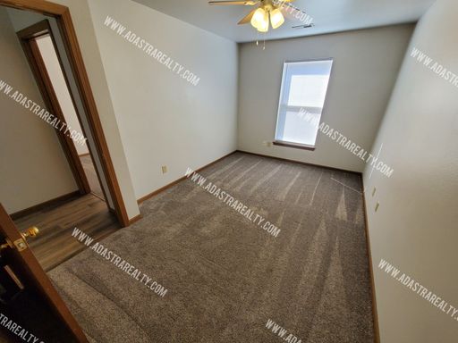 218 N Crest Dr,, Raymore, MO 64083
