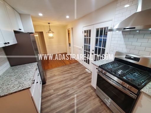 9709 Eby St,, Overland Park, KS 66212